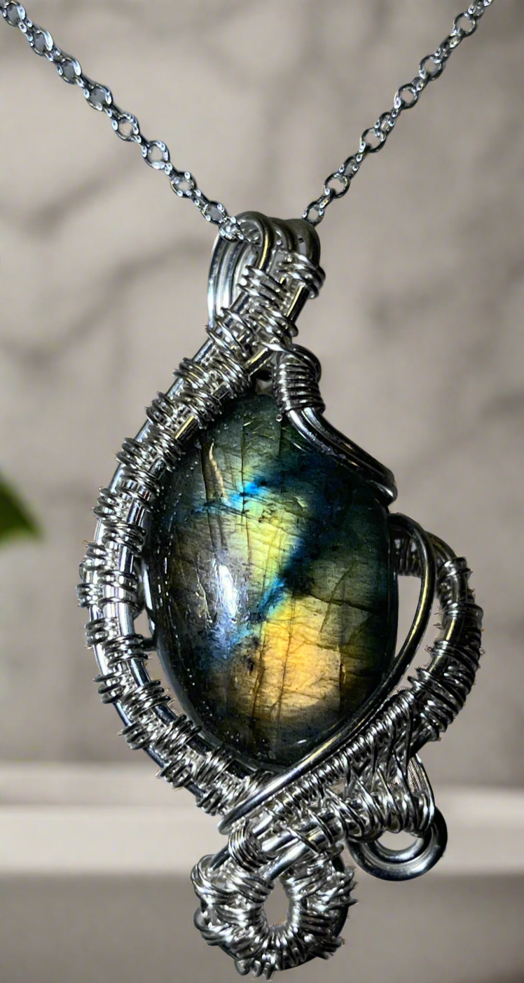 Labradorite Wire Wrap Pendant