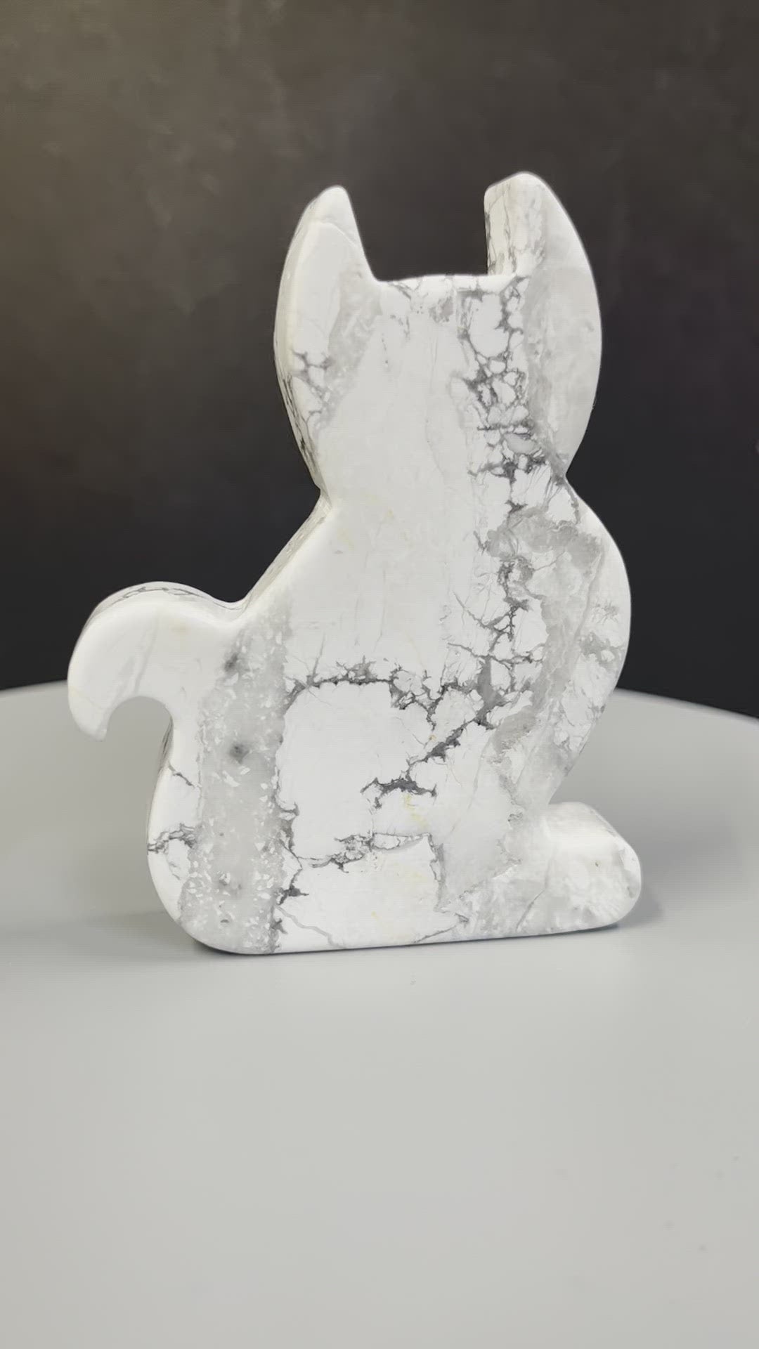 Cat Howlite Standing Limited Edition Carving